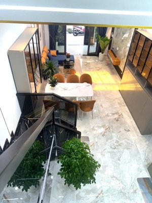 nhà đẹp như hình , tặng full nội thất 4-18m oto ngủ trong nhà 6ty350 nhà đẹp