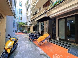 siêu phẩm hoàng cầu, ô tô đỗ cửa, gần hồ hoàng cầu, 48m2, chỉ 16.8 tỷ