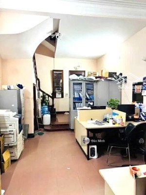 chính chủ bán nhà phố phân lô quận đống đa, cách mp 20m, 5 tầng, mặt tiền rộng, kinh doanh - ở tốt