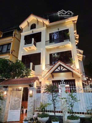 hàng hiếm biệt thự mỹ đình lô góc 3 mặt thoáng vỉ hè kinh doanh ở sướng dt 145m*4t:22,5mt :40,6 tỷ