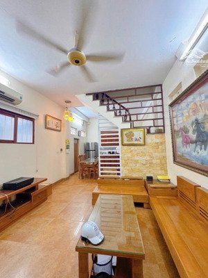 bán nhà dân xây đường trường chinh, 4 tầngx50m2, 50m ra mặt phố, nhà đẹp ở luôn, ngõ trước nhà 3m