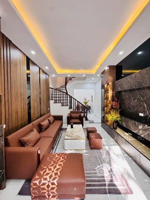 siêu phẩm xuân đỉnh - nhà đẹp 5 tầng, oto 5 tạ qua cửa - sổ đỏ chính chủ!