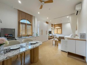 new aparment || studio cửa số/ ban công lớn - có slot đậu ô tô- ngay đảo kim cương- tiện ích nhiều