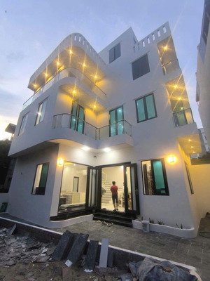 biệt thự dân xây thượng thanh_lý sơn_90m_mt10m,4 ngủ ,phun nội thất,gần ô tô tránh,lh 