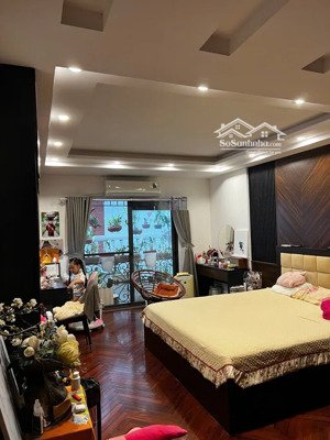 bán gấp nhà đẹp thang máy phố vip vừa ở vừa kinh doanh ô tô tránh