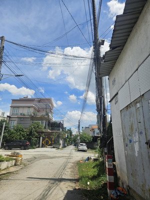 cần bán nhà 1lầu1 trệt sổ hồng, hoàn công đầy dt: 94,6m giá 4.8 tỉ tl