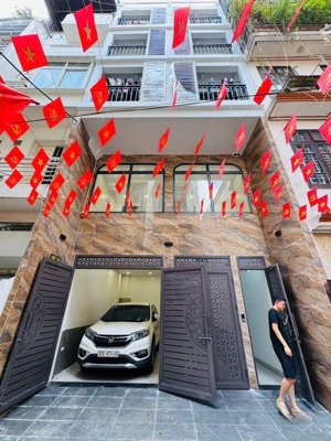 trường chinh toà ccmn 22 phòng ô tô 7 chỗ vào nhà- 110m2 mt 5.6m- 35 tỷ- dòng tiền 2 tỷ/ năm