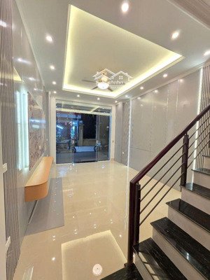 nhà đẹp thanh trì 45m2 x 4t chỉ 5đ ôtô đỗ cửa -tiện ích ngập tràn - full nội thất ở ngay - hơn 5đ