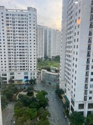 chính chủ bán căn hộ 2pn 2wc view đẹp tại green stars, diện tích 66,8m2. giá chỉ 5,5, tỷ