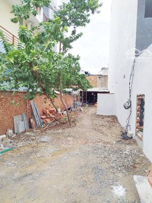 đất mặt tiền p1 gv 194m2 full thổ cư ngay phạm văn đồng