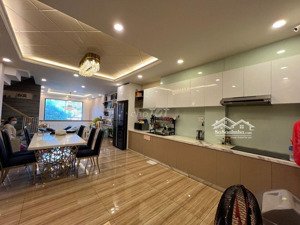 hẻm 5m nguyễn trãi q5 ( 3.7 * 13 ) 3 lầu 10 tỷ