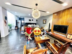 biệt thự lê văn việt - hai mặt tiền vip - 185m2 3 tầng 6pn - nội thất nhập - chỉ 16.x ty tl