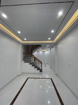 bán nhà 30m2 giá 2tỷ500tr xây mới 3 phòng ngủ thiết kế hiện đại , không lỗi phong thủy ô tô gần nhà