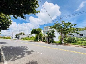 đất mặt tiền phạm văn đồng - giá chỉ 70tr/m2 - sát bến du thuyền - bắc nha trang