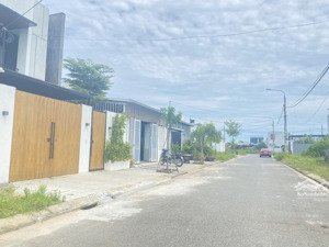 cần bán căn nhà 2 tầng khu tdc chợ lệ trạch( có 2 lô cần bán)