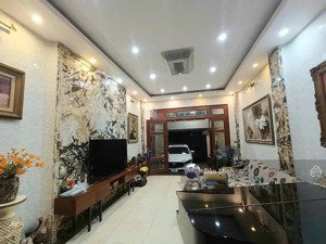 bán nhà phân lô quân đội - 3 ô tô tránh - trước nhà có sân rộng mênh mông