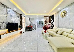 bán gấp nhà phạm văn hai , p3, tân bình trong vòng 7 ngày . giá chỉ 2,5 tỷ/70m2