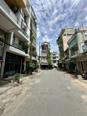 bán nhà nát vài bước mặt tiền phạm văn hai đường nhựa 10m thông thoáng - đất vuông vức a4 - 9,990tỷ