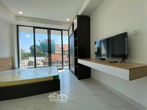 cho thuê căn hộ 1pn ban công thoáng q1 gần nowzone, cầu nguyễn văn cừ, công an thành phố