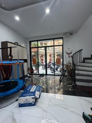 chùa hà 52m-5tầng-mt:5m-phân lô - ô tô đỗ cửa-nhà dân xây-kinh doanh-nội thất đẳng cấp- giá 20 tỷ