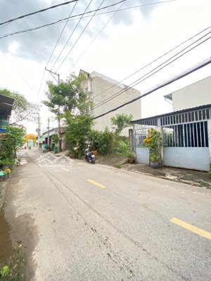 105m2, ngang 5m, mặt tiền đường t15, p an phú đông , giá nhỉnh 4 tỉ, ( nở hậu )