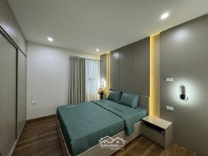 bán căn hộ 2 ngủ, 2 vệ sinh, 61m2 giá 5,2 tỷ, full nội thất đẹp ở ngay, lh 