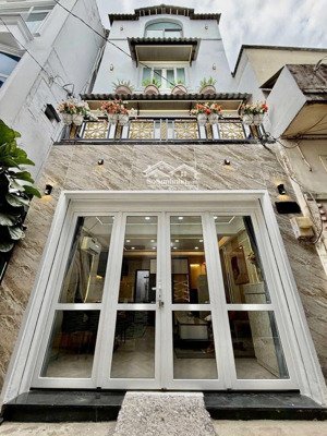 chủ ngộp tiền cần bán gấp nhà vũ tùng, p2, bình thạnh, 58,5m2, 1 trệt 3 lầu, 4pn, 5wc, sổ sẵn