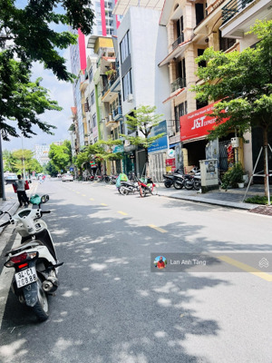 bán nhà trần thái tông 100m2 - 4 tầng - 2 mặt ô tô tránh - vỉa hè - kinh doanh đỉnh