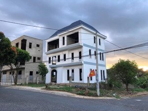 bán biệt thự thô , chính chủ tại trung tâm tp bảo lộc