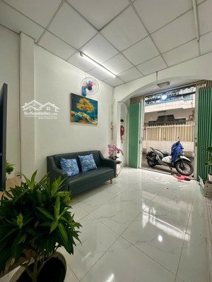 chỉ 3 tỷ 65 - sát mặt tiền bà hom - hẻm nhựa thông xe tải rộng 6m - quận 6- giáp binh tân.