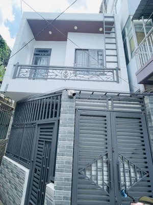 bán nhà chính chủ hẻm 701/31/4 trần xuân soạn quận 7. dt 4.6 x 12. 1 trệt 1 lầu. giá 5.6 tỷ