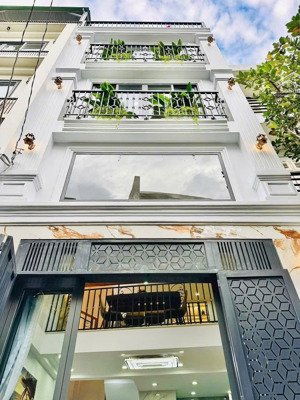 3tỷ350 sở hữu ngay nhà 70m2 đường ôtô đoàn văn bơ - q4, gần chợ xóm chiếu, đang cho thuê 23 triệu.