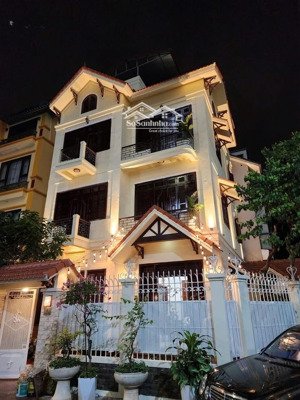 bán biệt thự mỹ đình lô góc , chỉ 283tr/m dt 143m - mt 22.5m2 - xd 4t - giá chỉ 40.5 tỷ