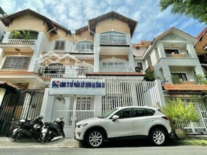 biệt thự 8x20m hầm trệt 2 lầu phú nhuận phan xích long