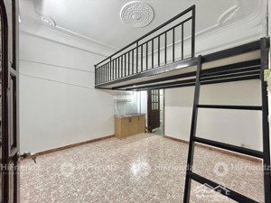 cho thuê phòng gác nội thất cơ bản - ngay lê văn sỹ - thang máy - giáp phú nhuận