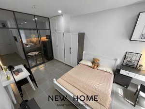 căn hộ luxury - studio tách bếp full nội thất - tháng máy ban công ngay bến thành, ga metro, bitexc