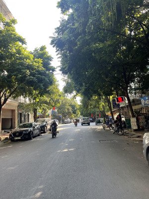 bán nhà kdt văn quán kinh doanh tốt vị trí đẹp tiềm năng đầu tư hấp dẫn 40m2 giá nhỉnh 13 tỷ