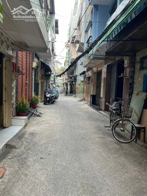 bán tòa nhà chdv nguyễn tiểu la, quận 10 - 5 tầng - 12 pn - giá chào 8,9 tỷ. dòng tiền 300tr/năm