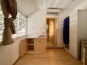 trọ sinh viên cửa sổ trời - giá chỉ 3x - tiện nghi như ảnh - cam kết như ảnh - gần ngay phố tây q1