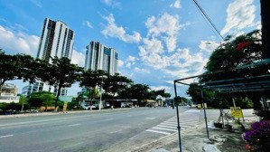 mê mẫn bán nhà mặt tiền phạm văn đồng view biển đối diện tòa nhà laluna ngang 6,5 tại nha trang