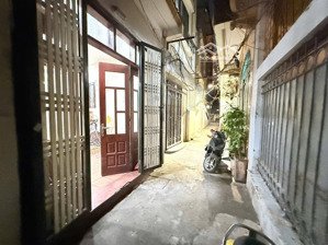 bán nhà phố hào nam, vị trí đẹp, dân xây. diện tích 42m. giá 8,9 tỷ