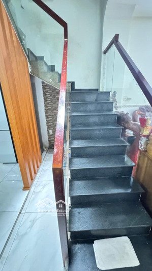 bán nhà đường nguyễn chí thanh p16 q11( 4,2m x13m) nhà đúc thật 4 tầng