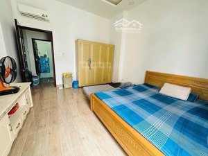 nh.à đẹp 4 tầng khu vip tân phú gần công viên hẻm ô tô giá chỉ 6t.ỷ65