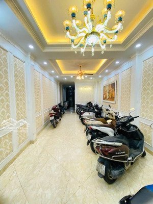 bán nhà phố cầu giấy 85m/ 6tầng/ giá 31.8tỷ, mặt ngõ to, ot tránh, thang máy, dòng tiền tốt