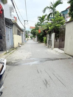 nhà đa tốn, ô tô tránh dừng đỗ ngày đêm, nhà ở công năng, tiện ích trường chợ, giao thông thuận lợi