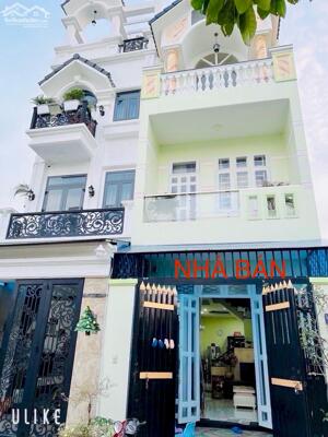 BÁN NHÀ PHỐ ĐẸP NGAY CHỢ LONG TRƯỜNG