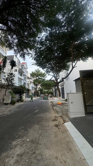 full công năng tặng toàn bộ nội thất nhà 3,5 tầng siêu đẹp gần biển chỉ 8,5 tỏi kđt phước long