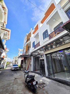 chính chủ gửi bán nhà mới xây 1trệt 1lầu hoàn công kdc vip hóa an,4x18=72m2,thổ cư 100%,3pn,sổriêng