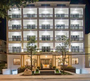 65 về 55 tỷ, building 8 tầng mặt tiền bạch đằng, dt: 11x20m, dòng tiền: 240tr.