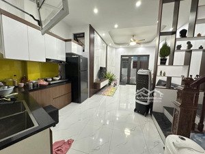 bán nhà phường bạch mai dân xáy 34m2 - 5 tầng - ngõ ô tô tránh - nhà 2 mặt thoáng